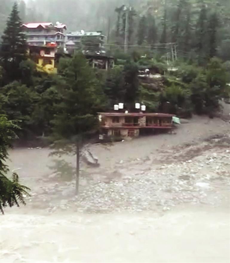 Himachal Rain Major Cloudburst In Kullus Parvati Valley Landslide In Shimla 1 Dead 