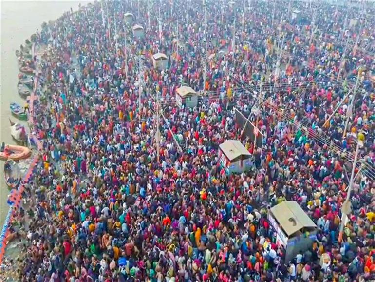 Maha Kumbh: Over 3.09 million devotees take holy dip in Triveni Sangam till 8 am