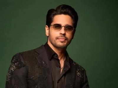 Sidharth Malhotra urges netizens to be cautious after fan claims being duped of Rs 50 lakh