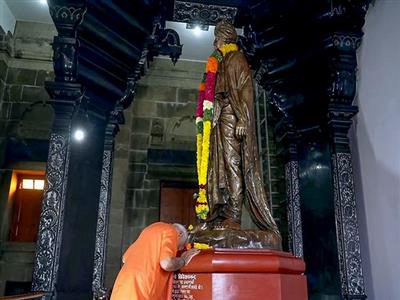 PM Modi pays homage to Swami Vivekananda on his death anniversary