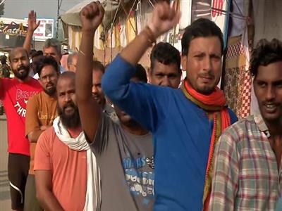 J-K: Another batch of Amarnath Yatra pilgrims departs from Srinagar base camp