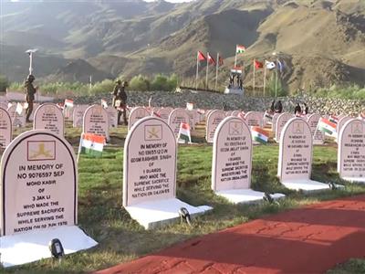 Drass: Families of soldiers pays tribute to soldiers who lost lives in 1999 Kargil War