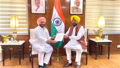 Kuldeep Singh Dhaliwal meets union minister of state for railways Ravneet Singh Bittu, requesting personal intervention to link Ajnala-Ballaharwal border region to rail network