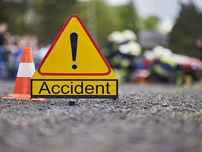 Uttar Pradesh: 2 dead, 1 injured after two trucks collide on Tanda Banda National Highway