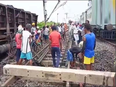 Goods train derails in Jharkhand's Bokaro, over 10 trains diverted