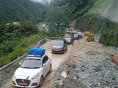 Uttarakhand: Badrinath National Highway opens for vehicular movement in Chatwapipal