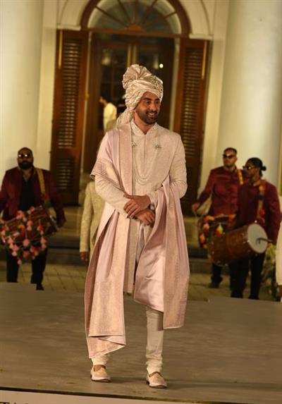 Ranbir Kapoor dazzles as Indian groom, makes stylish entry at Tarun Tahiliani's Tasva show