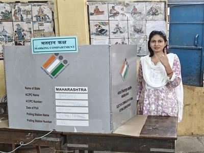 Maharashtra polls: MoS Raksha Khadse casts her vote at polling booth in Jalgaon