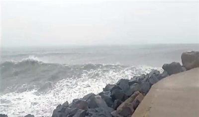 Chennai experiences high tides, gusty winds as deep depression brews over Bay of Bengal