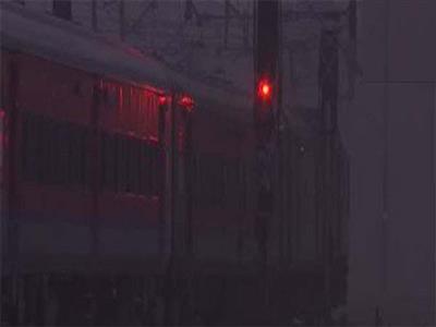 Delhi: 20 trains delayed due to dense fog and poor visibility on Christmas morning