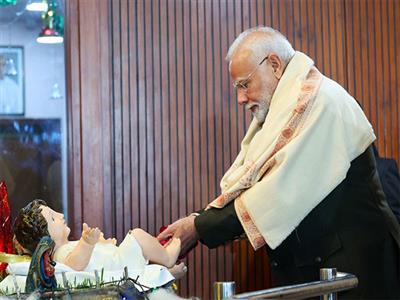 PM Modi, President Murmu extend Christmas greetings to nation