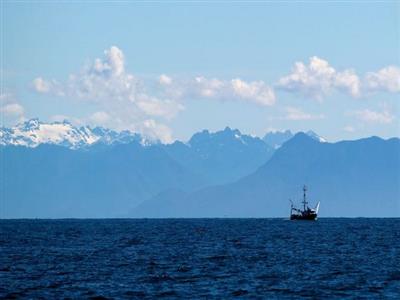 Philippines tracks Chinese vessel near Scarborough Shoal amid rising tensions