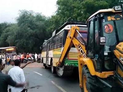 Andhra Pradesh: Two RTC buses collide in Chandragiri, 30 injured