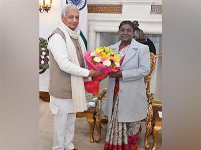 Bihar Governor Arif Mohammed Khan calls on President Murmu in Delhi