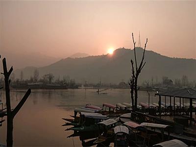 J-K: Dal Lake shimmers in frost as cold wave grips Srinagar