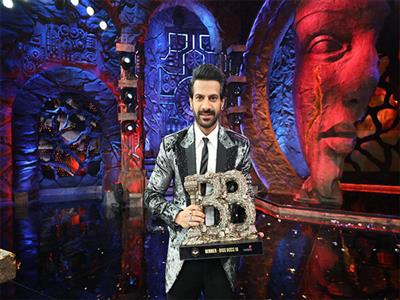 Bigg Boss 18 finale: Karan Veer Mehra lifts BB trophy, beats Vivian Dsena