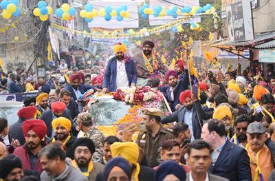 Punjab Chief Minister Bhagwant Mann's electric campaign for the third consecutive day, leads multiple roadshows in Delhi