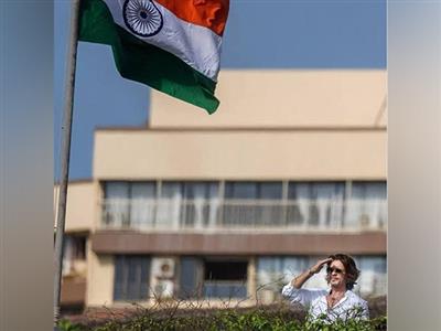 Shah Rukh Khan celebrates 76th Republic Day, says 