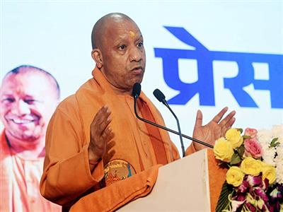 CM Yogi closely monitoring Mahakumbh situation from war room