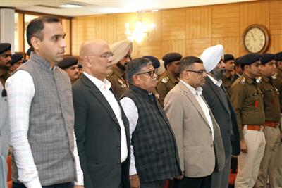 Governor pays homage to Mahatma Gandhi on martyrs’ day