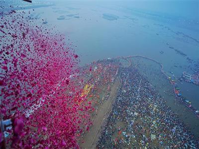 Maha Kumbh: Flower petals showered on saints and seers during Amrit Snan on Basant Panchami