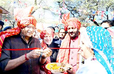 Union Minister Shekhawat, CM Saini Visited the stalls in Surajkund fair