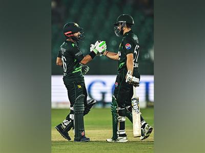 Pakistan storm into tri-nation final with record chase against South Africa