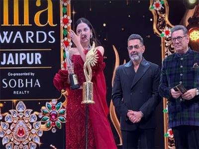 IIFA 2025: Nitanshi Goel breaks down as she bags Best Actress Award for 'Laapataa Ladies'