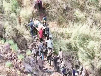 J-K: 3 dead, 10 injured in mini-bus accident in Mahore