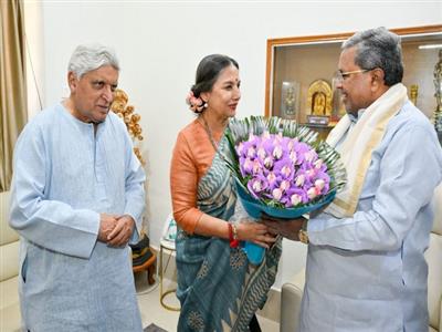 Karnataka CM Siddaramaiah honours Shabana Azmi with Lifetime Achievement Award at 16th Bengaluru International Film Festival