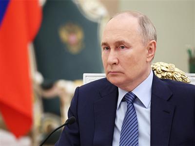 In surprise visit to Kursk, Putin vows to 